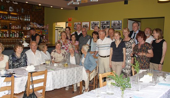 Gruppenfoto nach dem Essen
