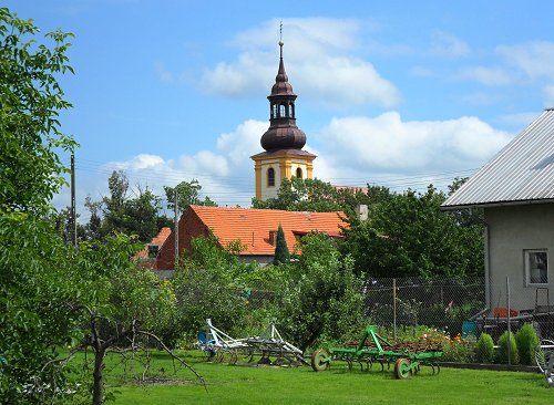 Die Kirche im Dorf